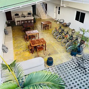 https://freelance-hostel.quintano-roohotels.com