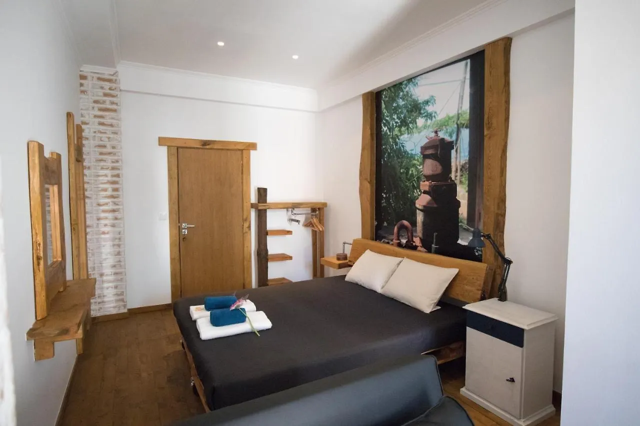 Hostel Modern & Recycled Guest House Machico