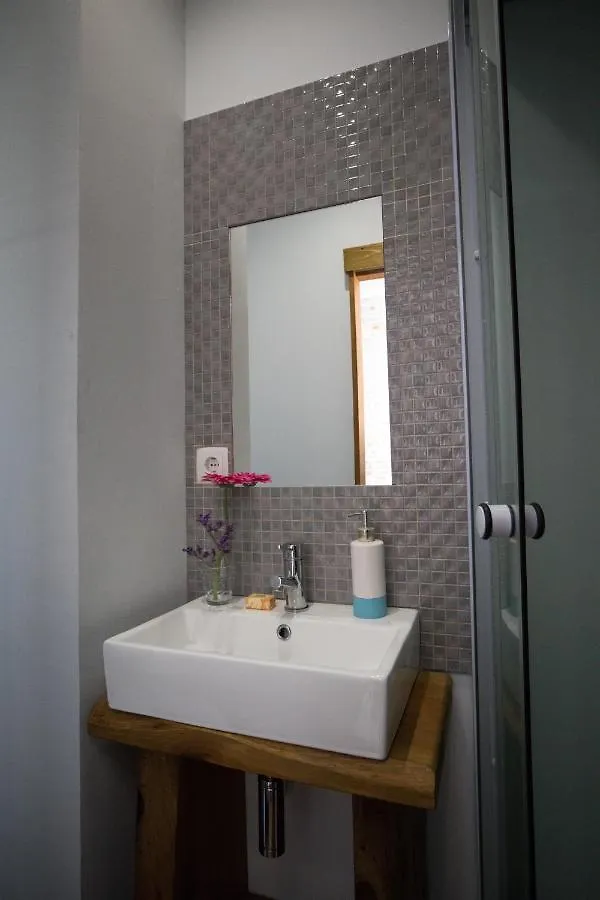 Hostel Modern & Recycled Guest House Machico