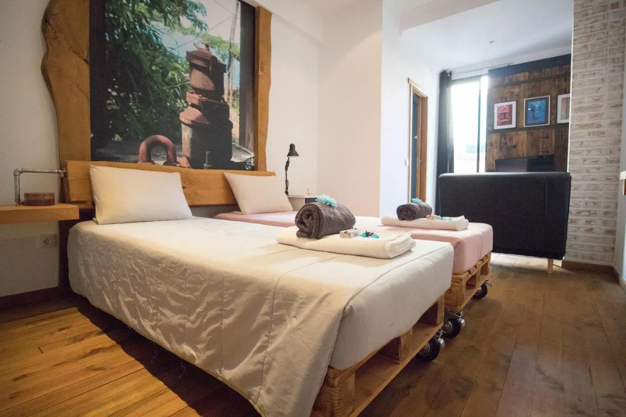 Modern & Recycled Guest House Machico  Hostel