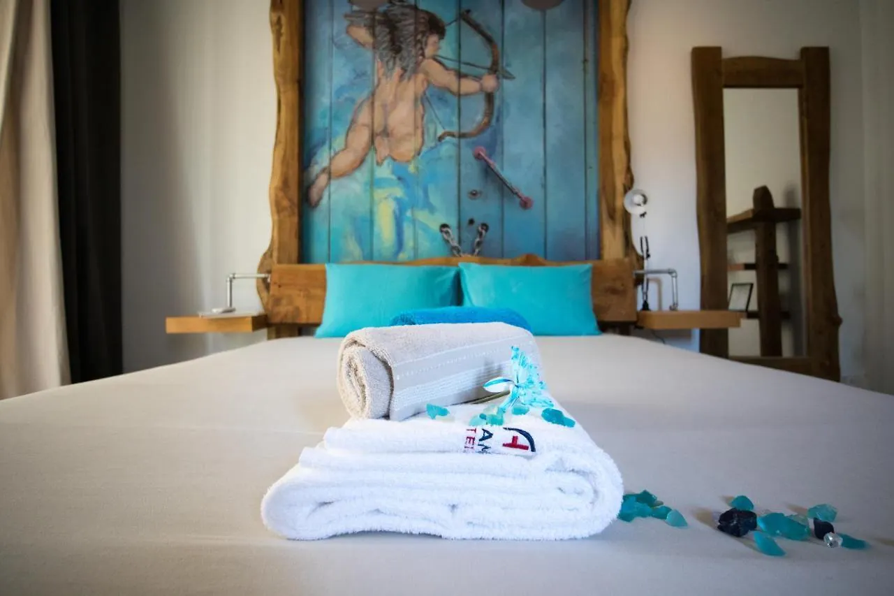 Modern & Recycled Guest House Machico  0*, Machico (Madeira)
