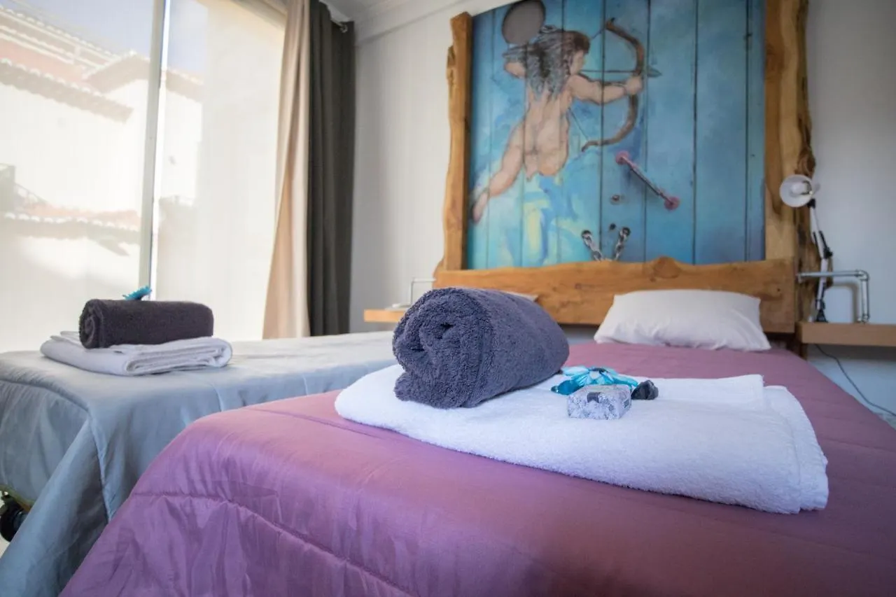 Modern & Recycled Guest House Machico  Machico (Madeira)