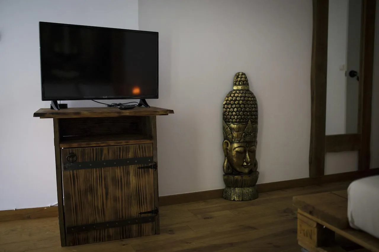 Hostel Modern & Recycled Guest House Machico  Πορτογαλία