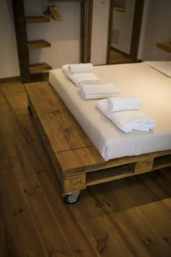 Hostel Modern & Recycled Guest House Machico  Πορτογαλία