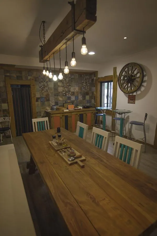 Modern & Recycled Guest House Machico  0*, Machico (Madeira) Πορτογαλία