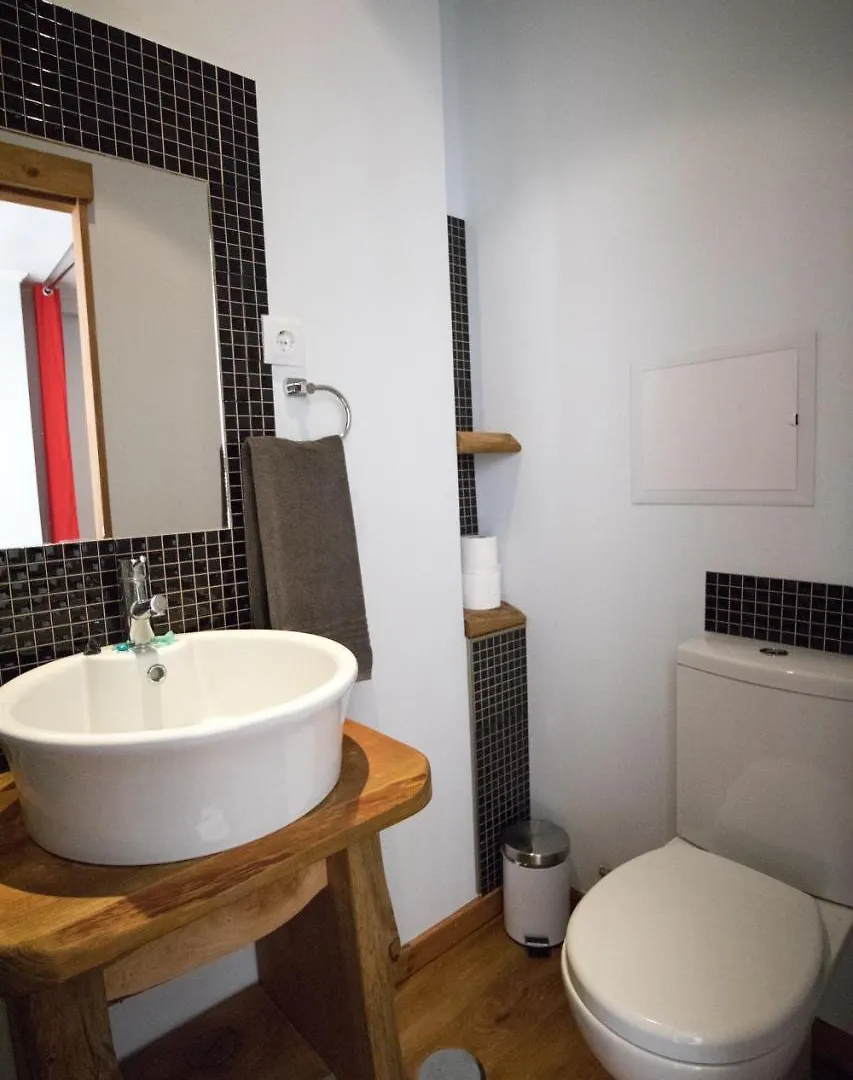 Modern & Recycled Guest House Machico