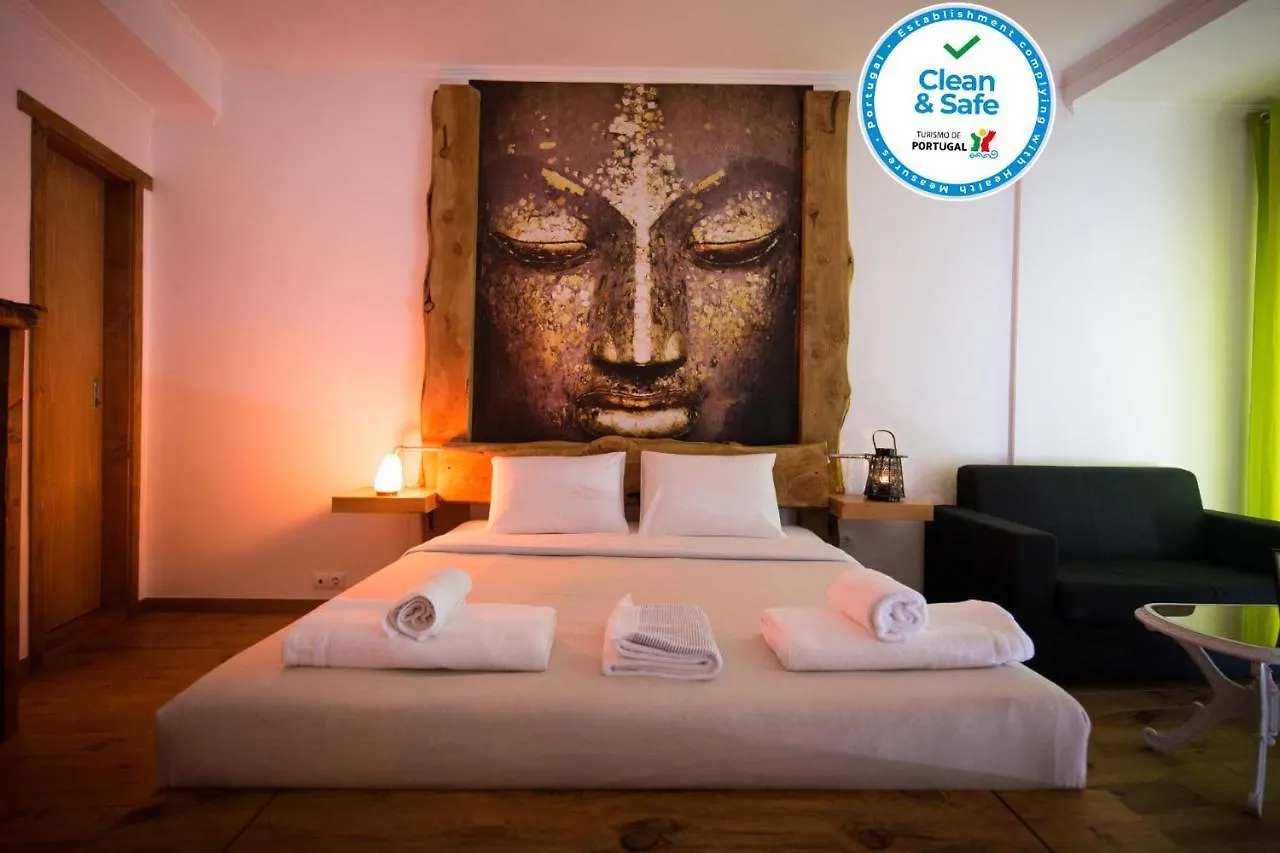 Modern & Recycled Guest House Machico  Hostel Machico (Madeira)